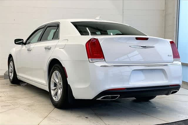 Thumbnail: 2016 Chrysler 300 - 5