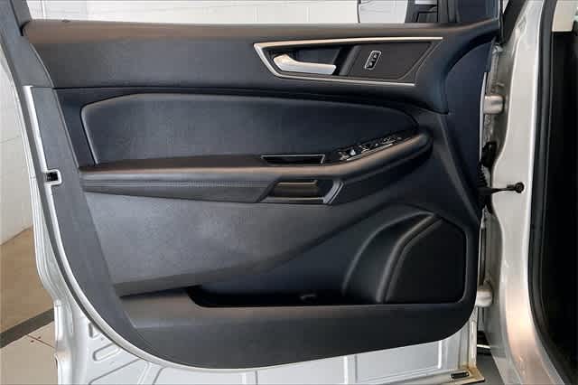 Thumbnail: 2015 Ford Edge - 30