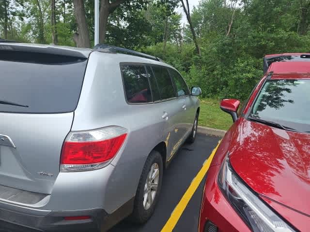 Thumbnail: 2012 Toyota Highlander - 6