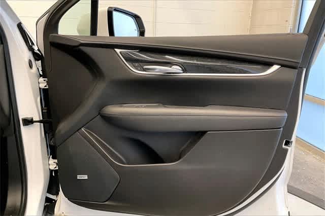 Thumbnail: 2021 Cadillac XT5 - 31