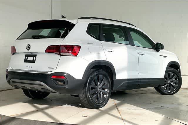 Thumbnail: 2022 Volkswagen Taos - 24