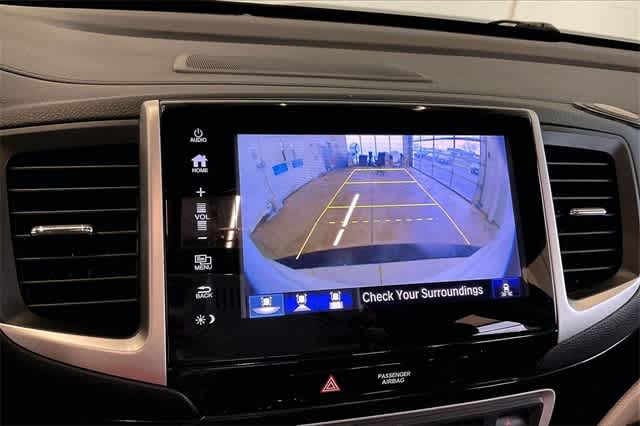 Thumbnail: 2017 Honda Pilot - 29