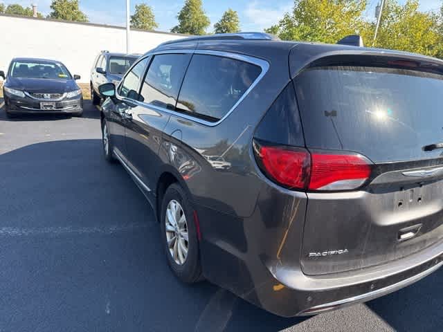 Thumbnail: 2018 Chrysler Pacifica - 7