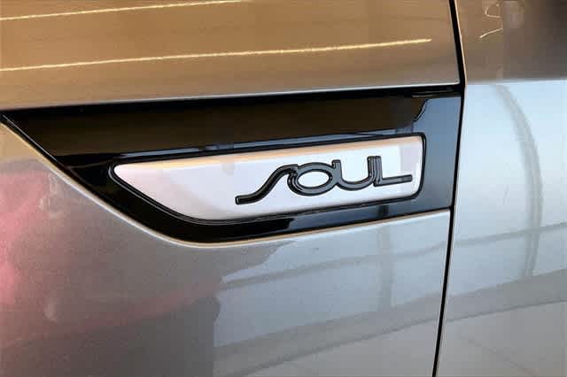 Thumbnail: 2017 Kia Soul - 8