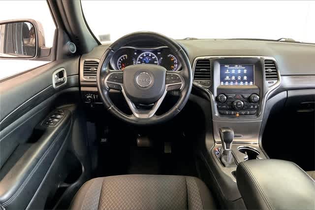 2020 Jeep Grand Cherokee Laredo 16
