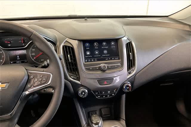 Thumbnail: 2019 Chevrolet Cruze - 17