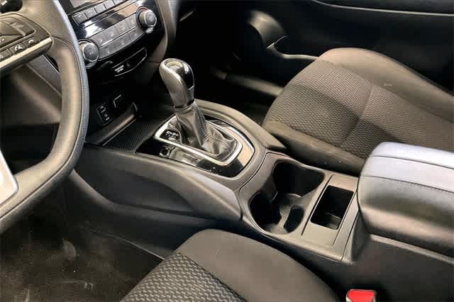 Thumbnail: 2018 Nissan Rogue Sport - 18