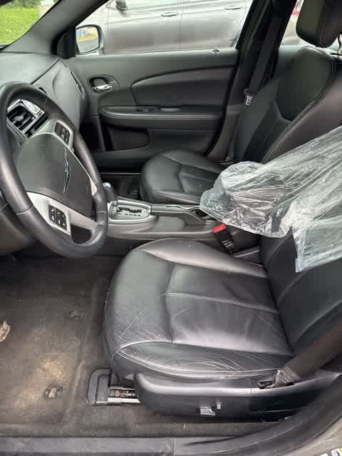 Thumbnail: 2012 Chrysler 200 - 11