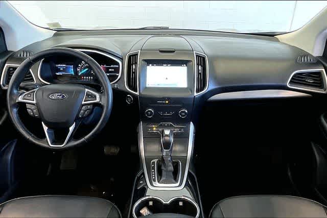 Thumbnail: 2016 Ford Edge - 11