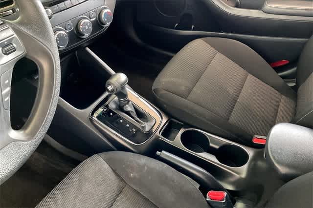 Thumbnail: 2017 Kia Forte - 18