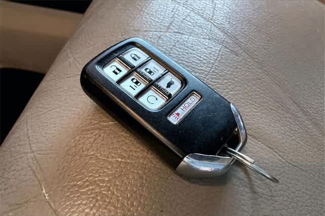 Thumbnail: 2018 Honda Odyssey - 21