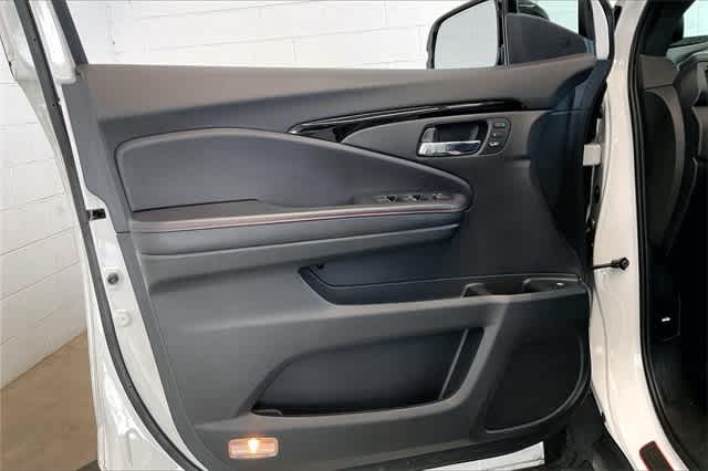 Thumbnail: 2021 Honda Ridgeline - 30