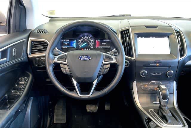 Thumbnail: 2016 Ford Edge - 16