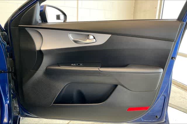 Thumbnail: 2023 Kia Forte - 31