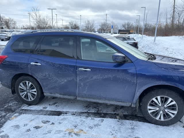 Thumbnail: 2020 Nissan Pathfinder - 4