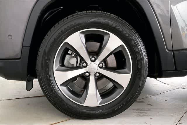 Thumbnail: 2021 Jeep Cherokee - 9