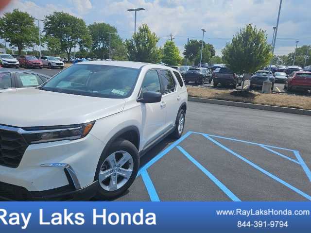 Thumbnail: 2023 Honda Pilot - 1