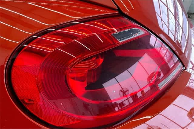 Thumbnail: 2016 Volkswagen Beetle - 32