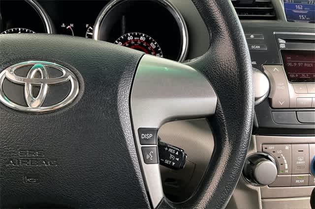 Thumbnail: 2012 Toyota Highlander - 28