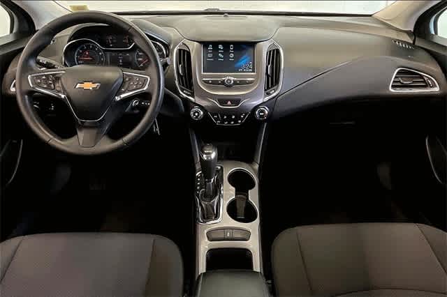 Thumbnail: 2018 Chevrolet Cruze - 11