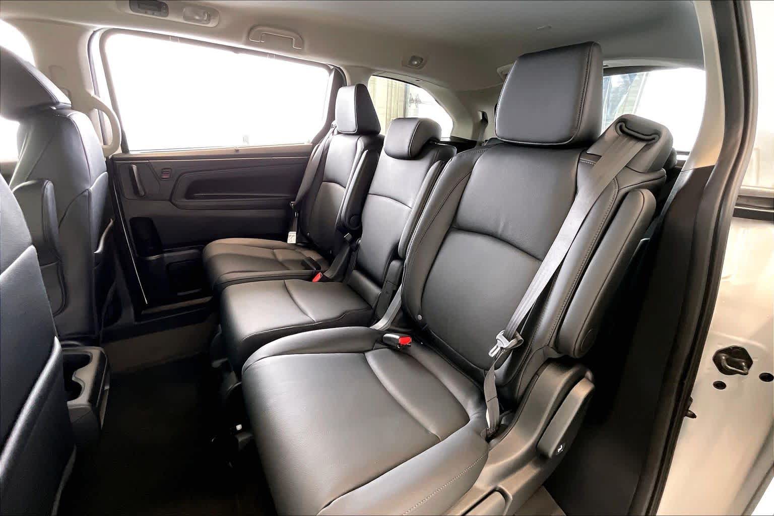 Thumbnail: 2026 Honda Odyssey - 13