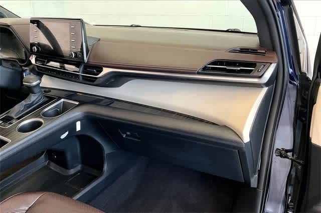 Thumbnail: 2023 Toyota Sienna - 25