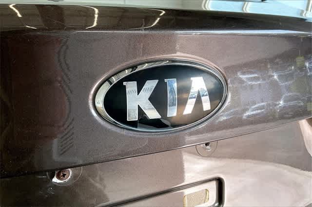 Thumbnail: 2017 Kia Forte - 8