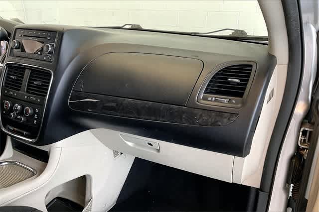 Thumbnail: 2012 Dodge Grand Caravan - 22