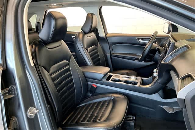 Thumbnail: 2021 Ford Edge - 15