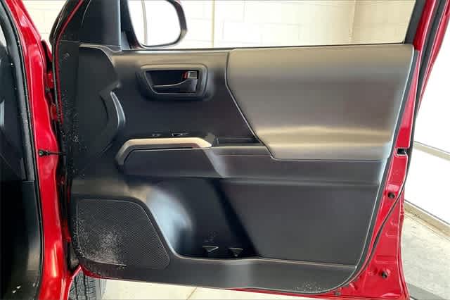 Thumbnail: 2022 Toyota Tacoma - 31