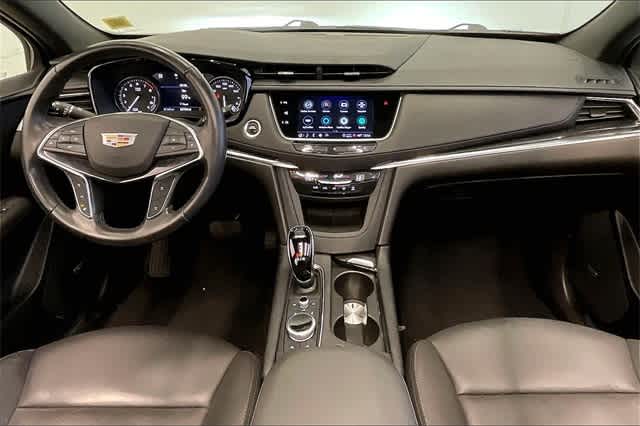 Thumbnail: 2021 Cadillac XT5 - 11