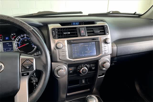 Thumbnail: 2015 Toyota 4Runner - 16
