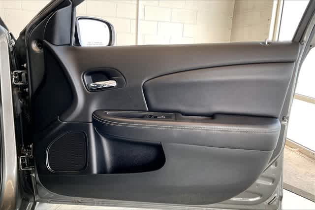 Thumbnail: 2012 Chrysler 200 - 31