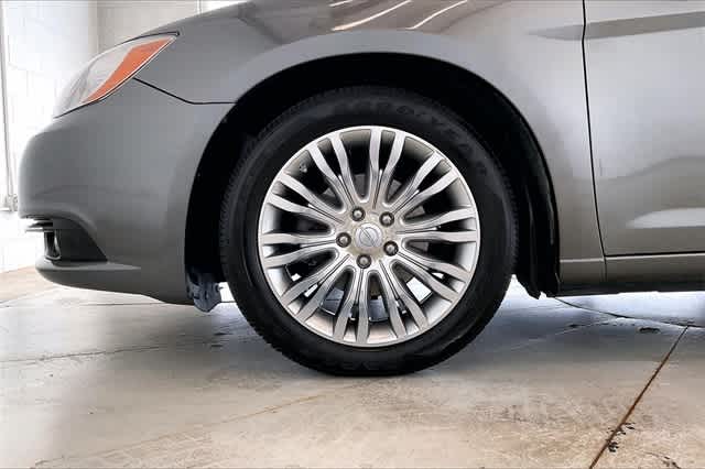 Thumbnail: 2012 Chrysler 200 - 9