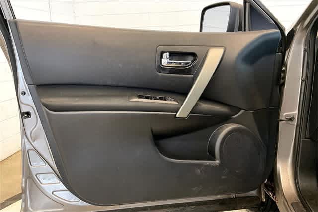 Thumbnail: 2013 Nissan Rogue - 30