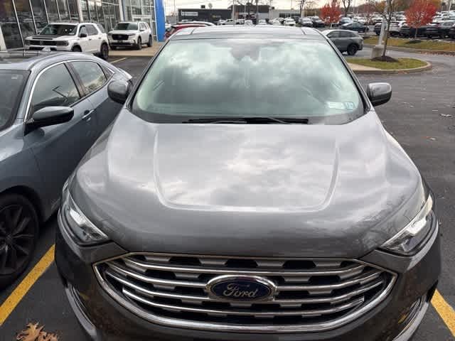 2021 Ford Edge SEL photo 2