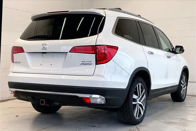 Thumbnail: 2017 Honda Pilot - 24