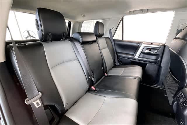 Thumbnail: 2015 Toyota 4Runner - 25