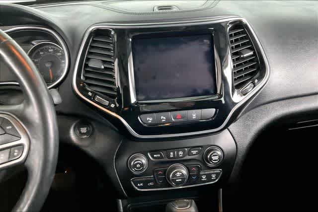 Thumbnail: 2021 Jeep Cherokee - 17
