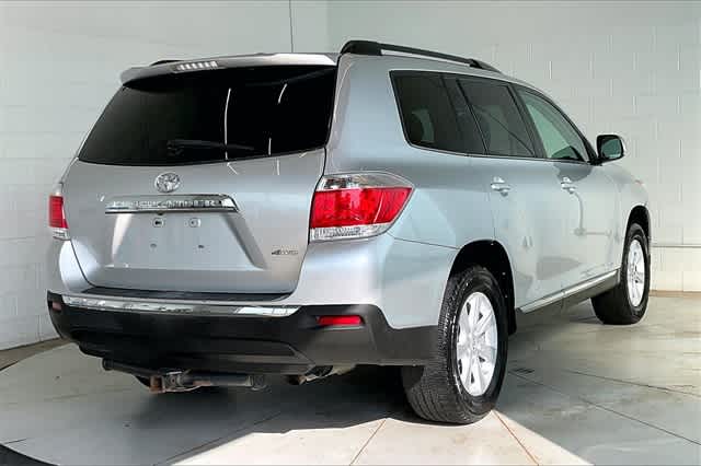 Thumbnail: 2012 Toyota Highlander - 24