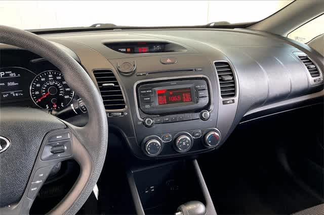 Thumbnail: 2017 Kia Forte - 17