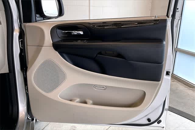 Thumbnail: 2012 Dodge Grand Caravan - 28