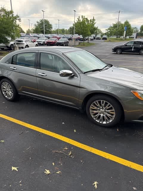 2012 Chrysler 200 Limited photo 4