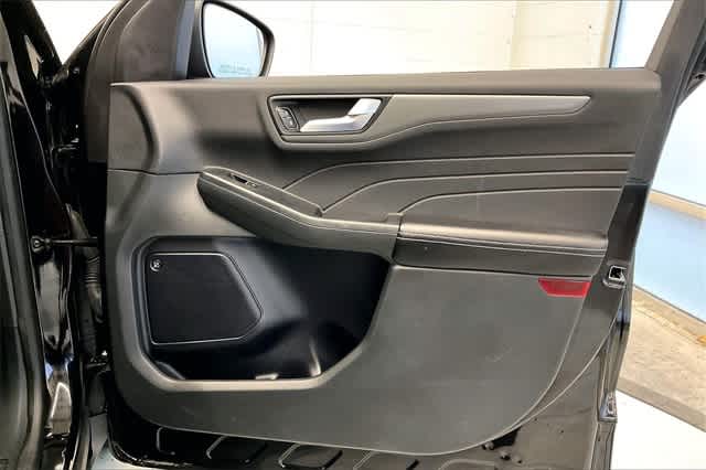 Thumbnail: 2023 Ford Escape - 31