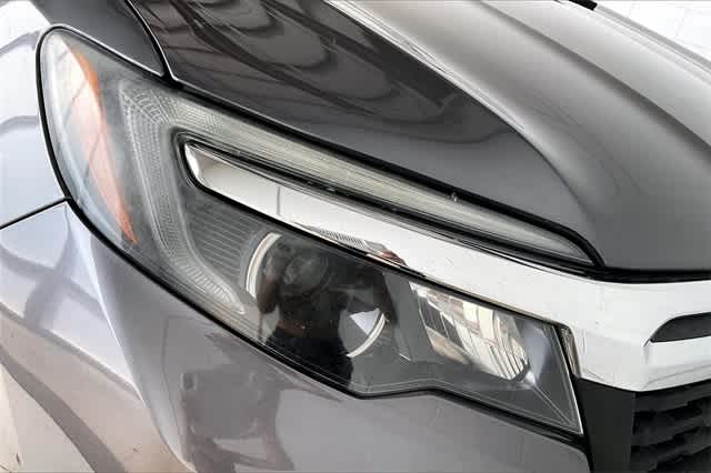 Thumbnail: 2019 Honda Ridgeline - 32