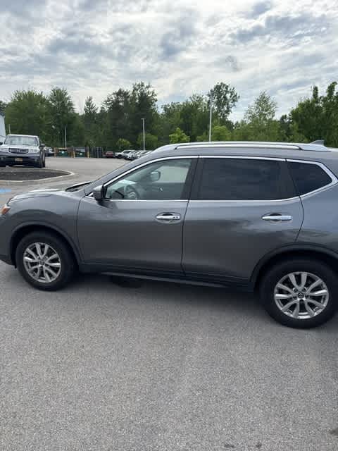 2020 Nissan Rogue SV 8