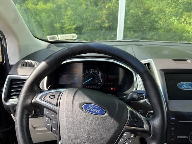 Thumbnail: 2016 Ford Edge - 9