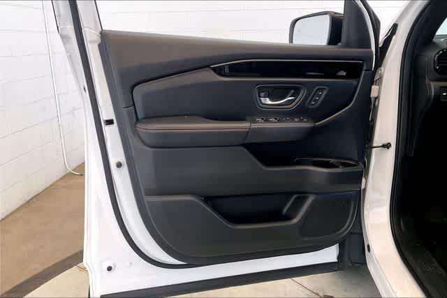 Thumbnail: 2025 Honda Pilot - 30
