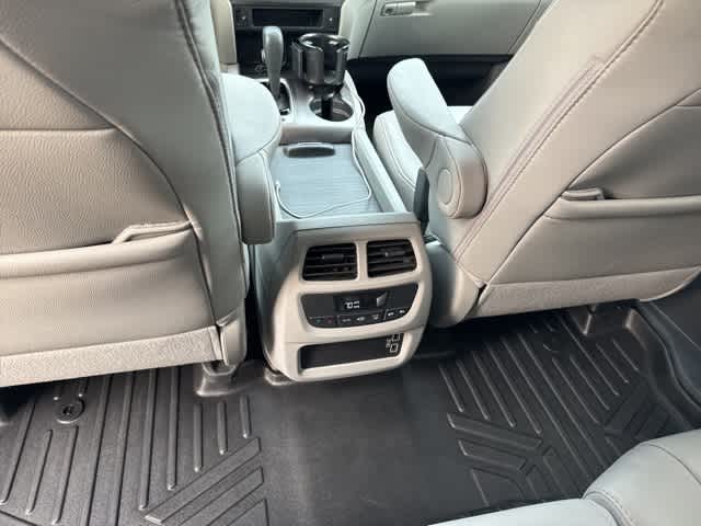 Thumbnail: 2020 Honda Pilot - 16