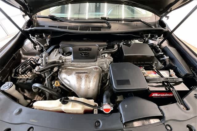 2016 Toyota Camry SE 10